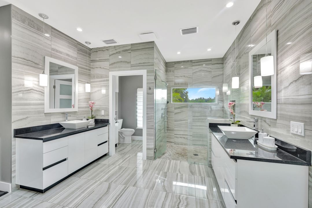 7060 Hendry Creek Dr, Fort Myers, FL 33908