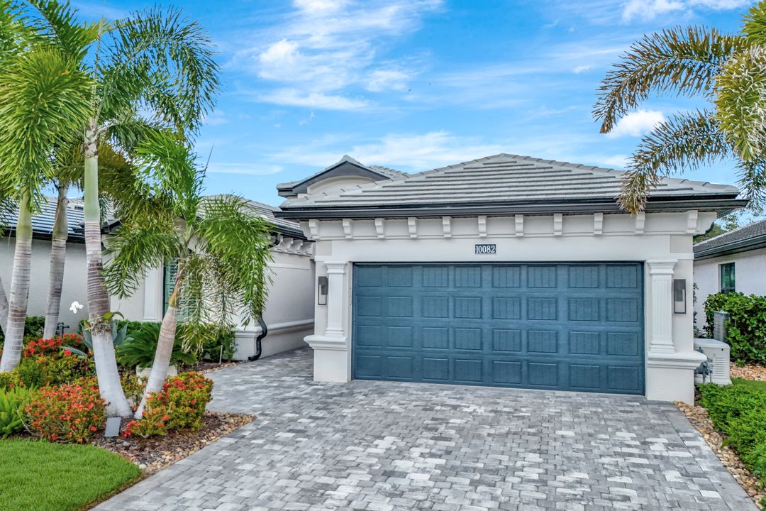 10082 Palazzo Dr, Naples, FL 34119