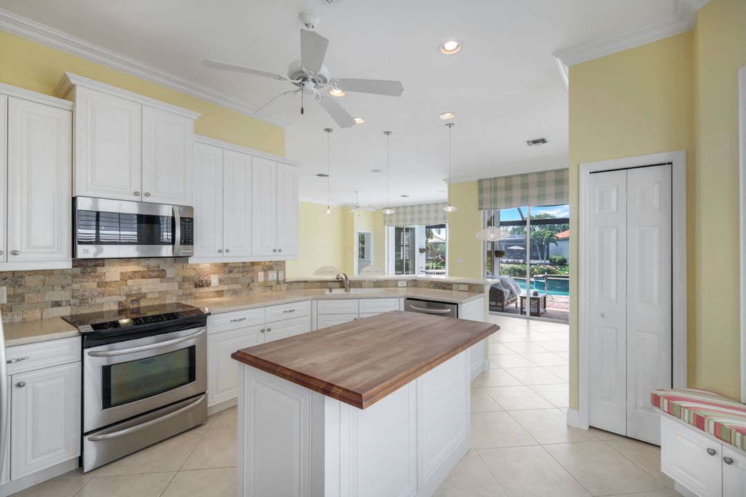 4970 Bollard Ct, Naples, FL 34112