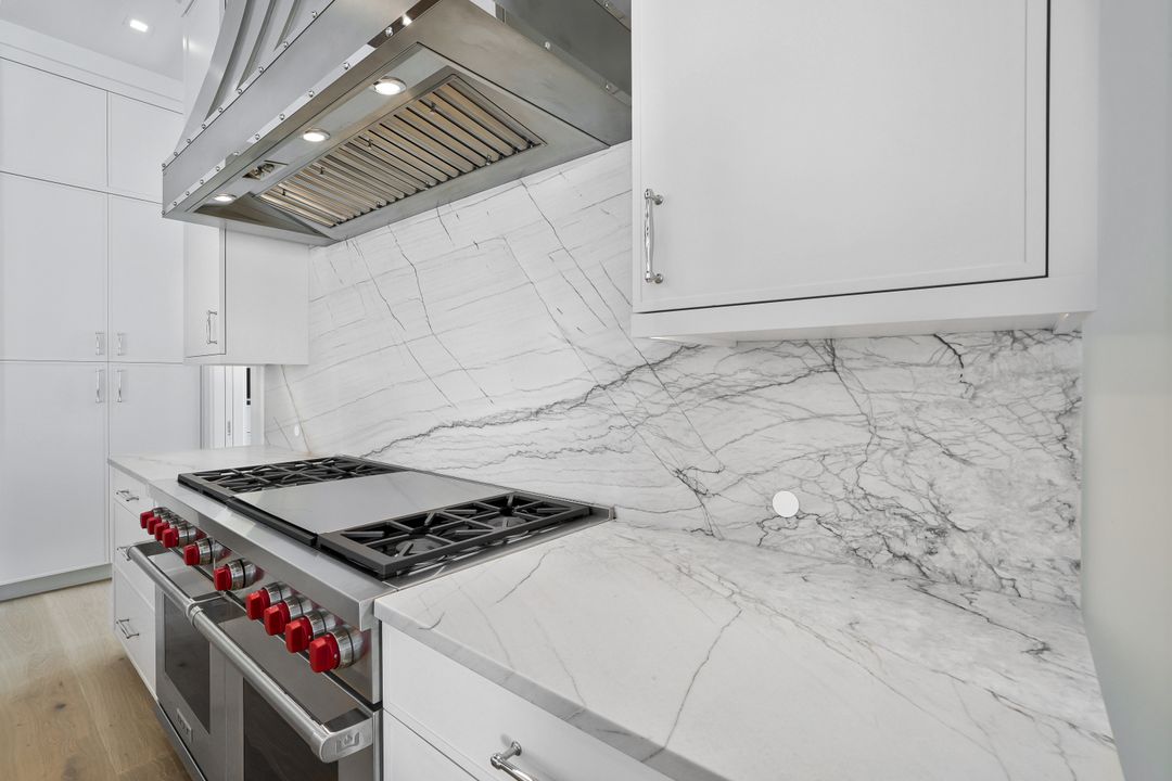 408 16th Ave S, Naples, FL 34102