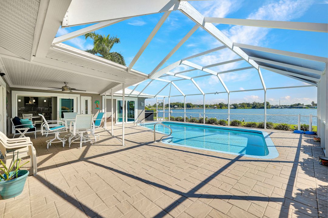 809 SW 2nd Ave, Cape Coral, FL 33991