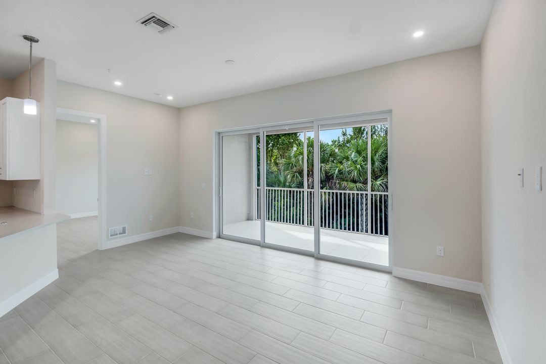 280 Antilles Wy E #101, Naples, FL 34112