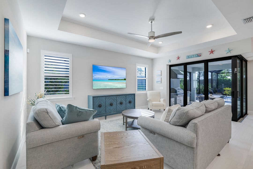 1944 Yellowfin Cir, Naples, FL 34114