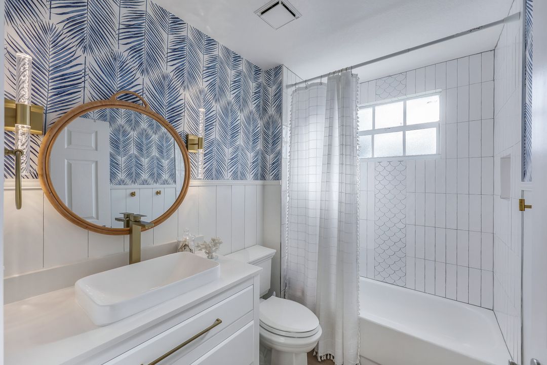 7108 Barrington Cir #2-102, Naples, FL 34108