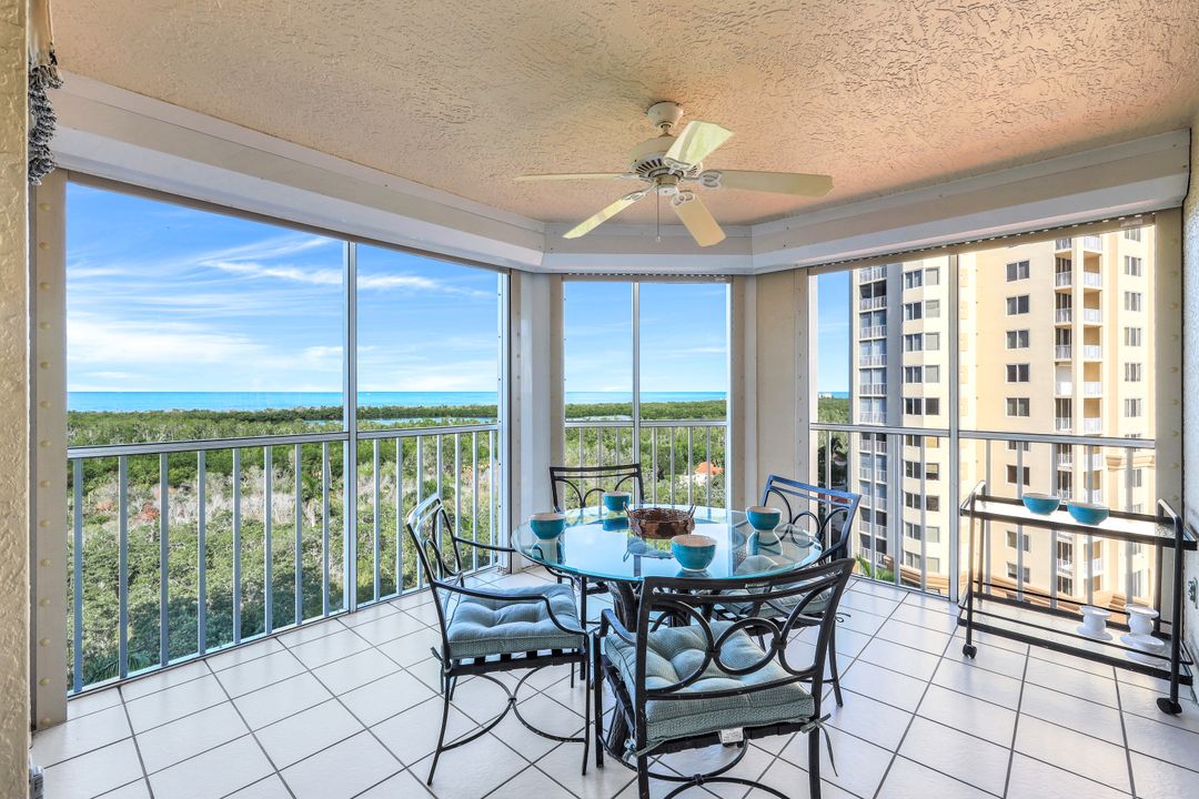6585 Nicholas Blvd #905, Naples, FL 34108