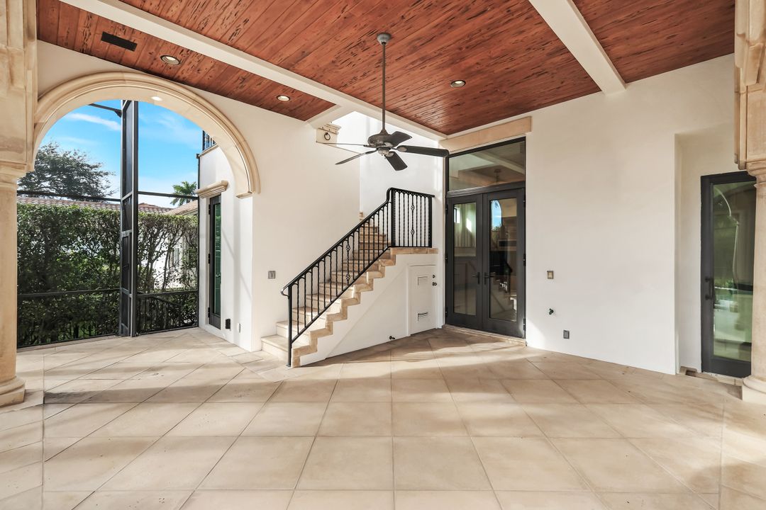 1450 Gulfstar Dr S, Naples, FL 34112