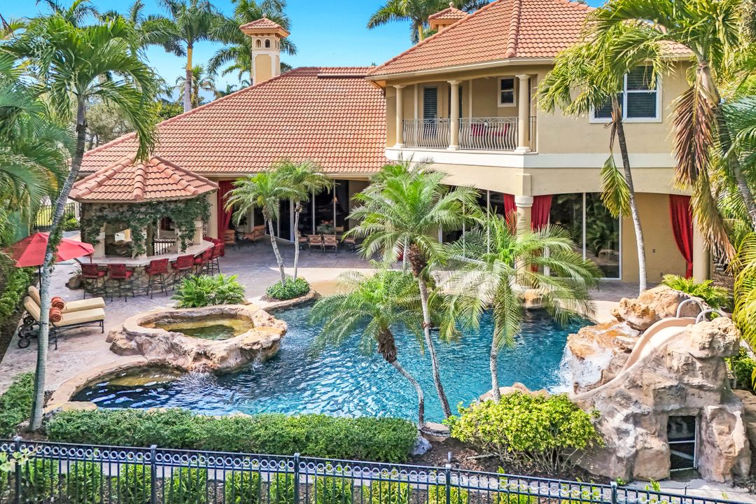 2350 Cheshire Ln, Naples, FL 34109