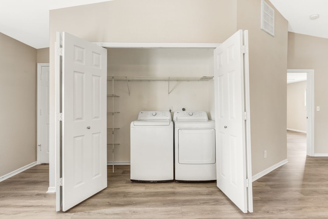 1913 NE 4th Ter, Cape Coral, FL 33909