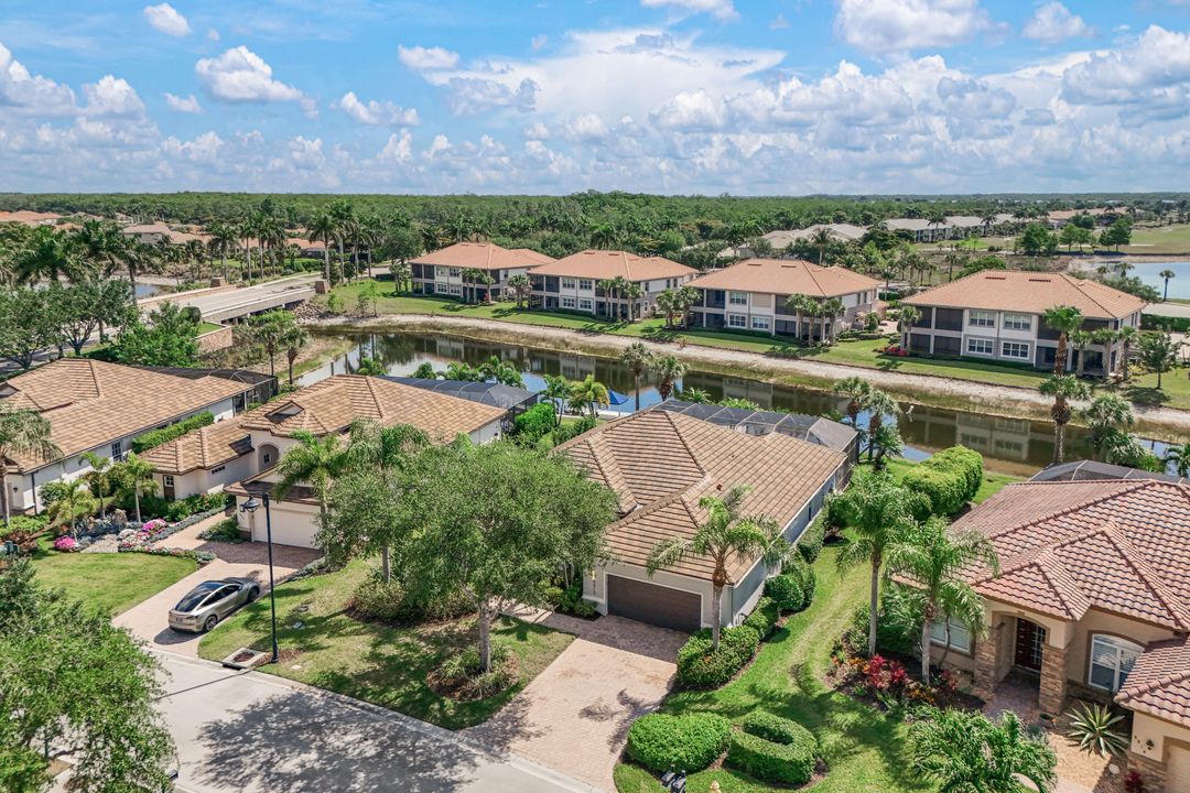 8810 Spinner Cove Ln, Naples, FL 34120