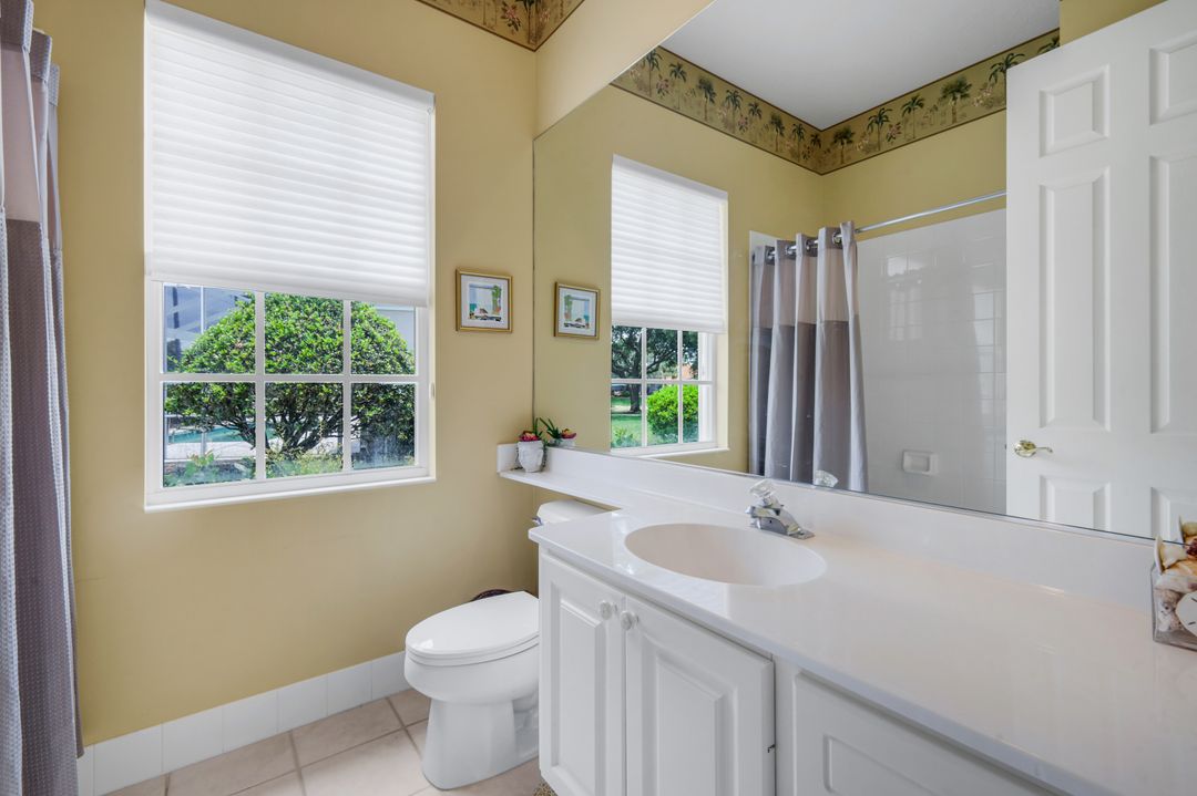 5855 Charlton Way, Naples, FL 34119