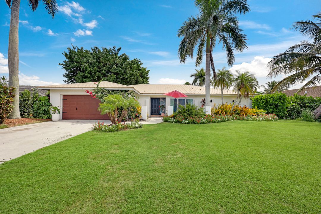 391 Torrey Pines Point, Naples, FL 34113