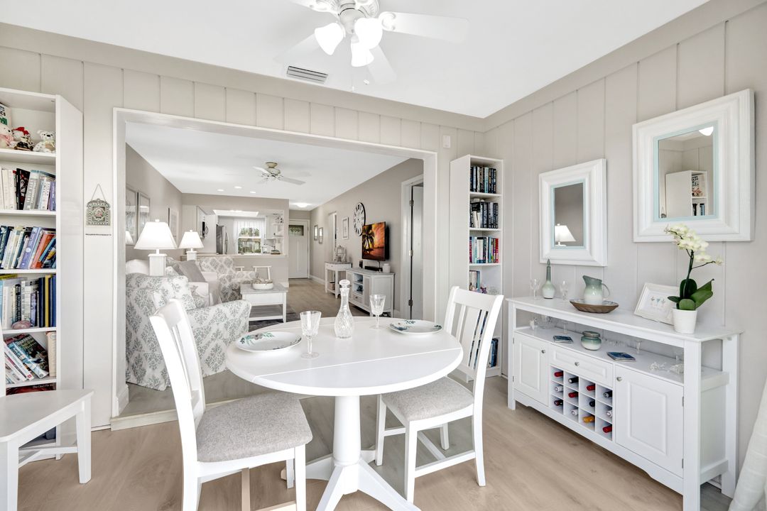 1004 Pine Isle Ln, Naples, FL 34112