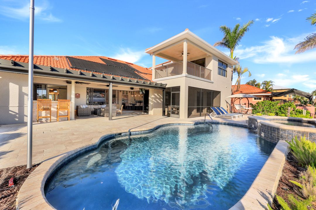 1512 El Dorado Pkwy W, Cape Coral, FL 33914