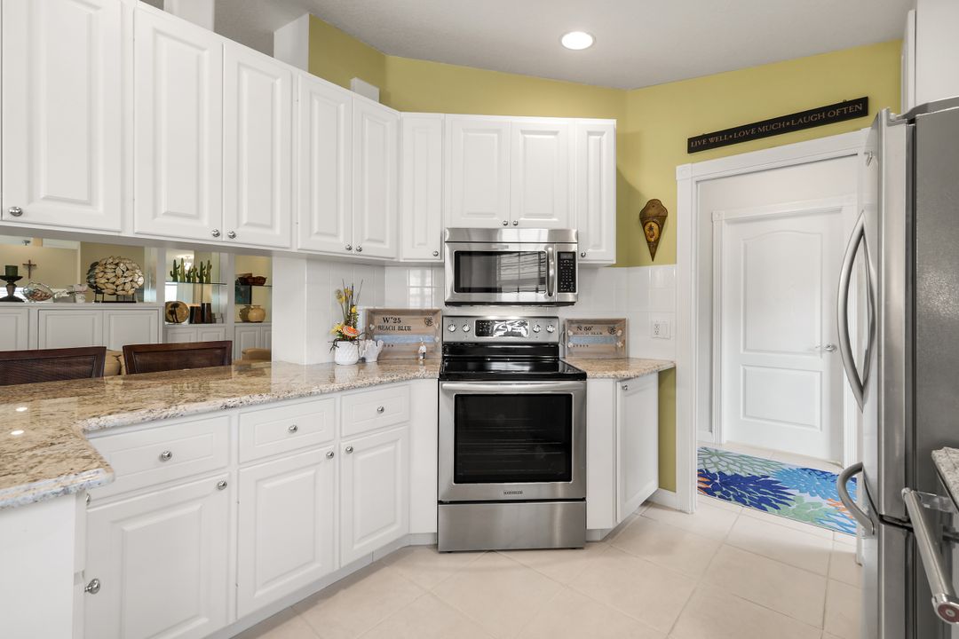 5058 Kingston Way, Naples, FL 34119