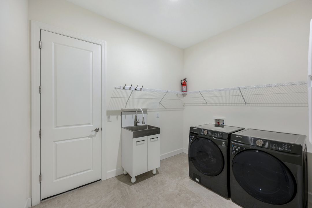 11641 Canal Grande Dr, Miromar Lakes, FL 33913
