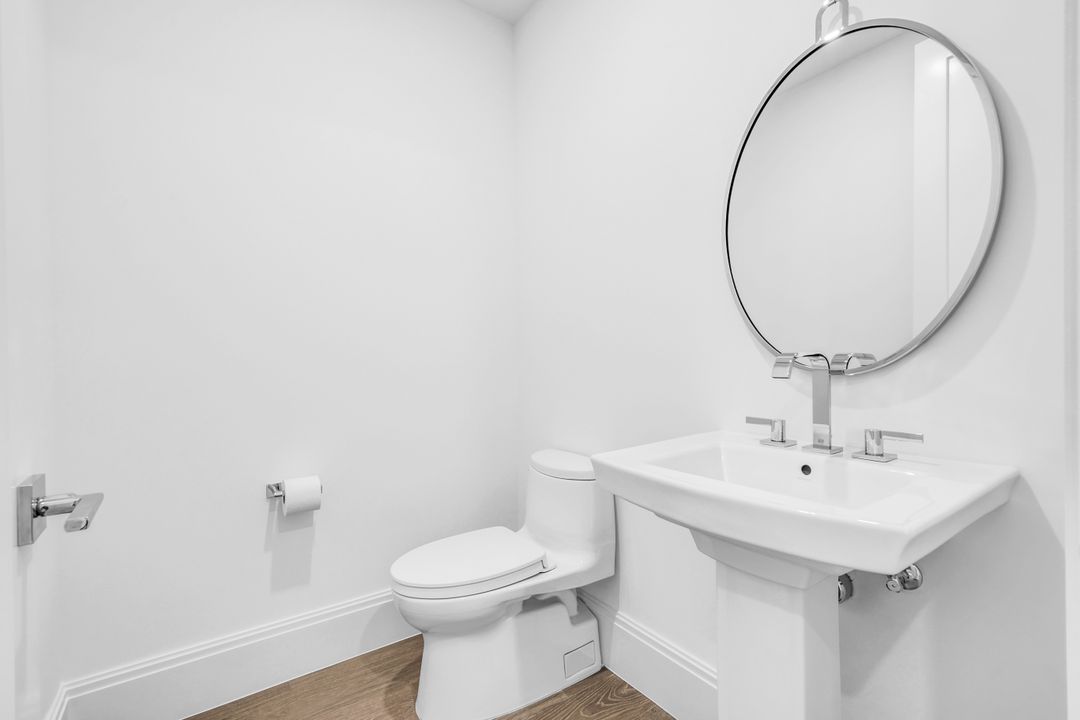 1130 3rd Ave S #211, Naples, FL 34102