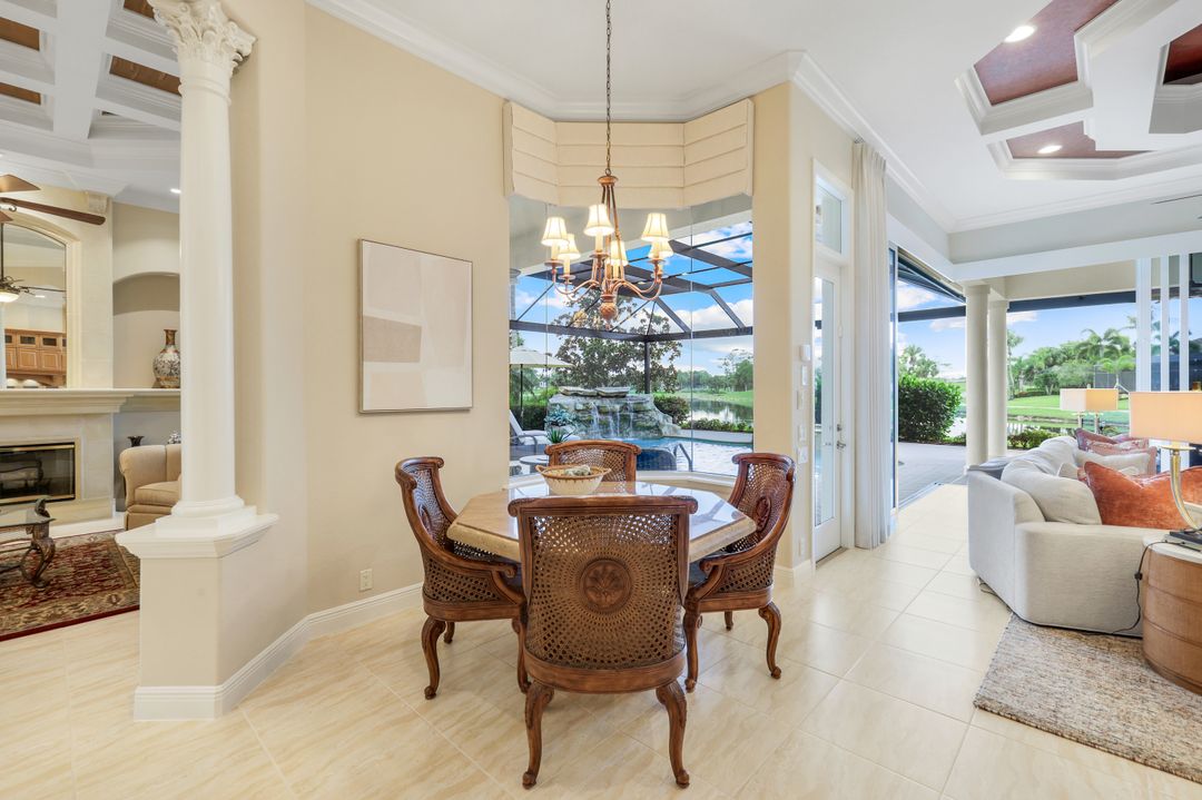 7511 Hogan Ct, Naples, FL 34113