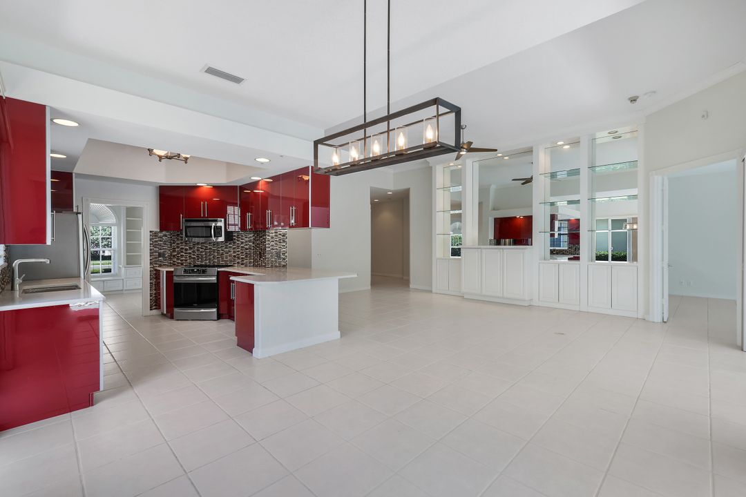 2709 Island Pond Ln, Naples, FL 34119
