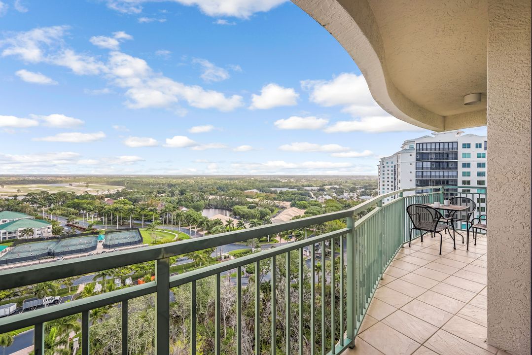 425 Cove Tower Dr  #1501, Naples, FL 34110