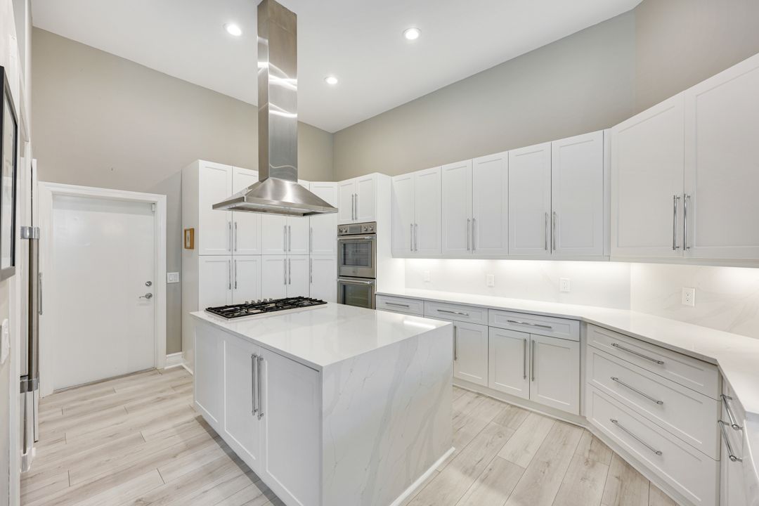 27154 Harbor Dr, Bonita Springs, FL 34135