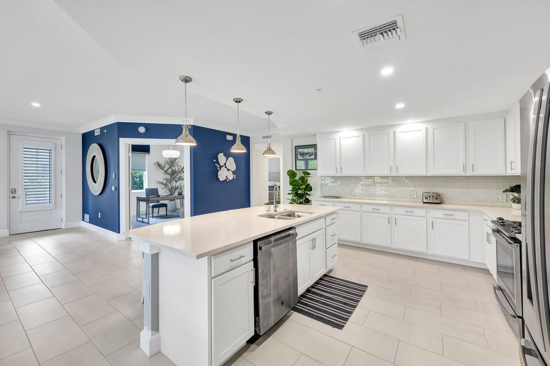 172 Indies Dr E #102, Naples, FL null
