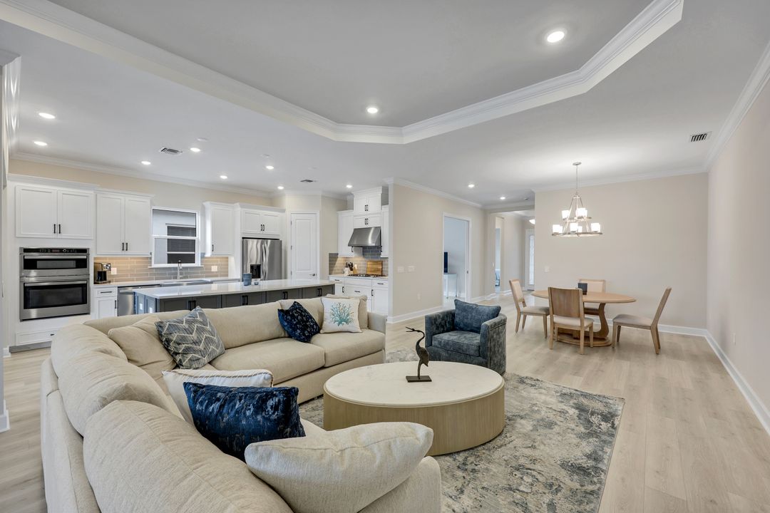 15804 Derna St, Naples, FL 34114