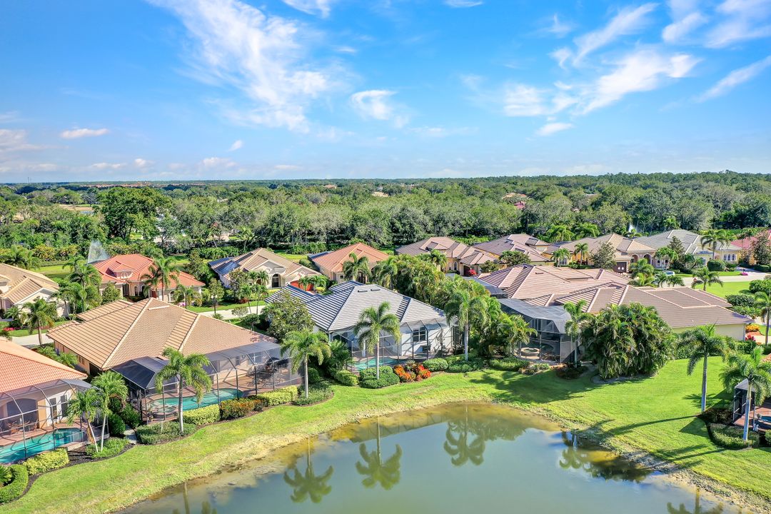 5746 Hammock Isles Dr, Naples, FL 34119