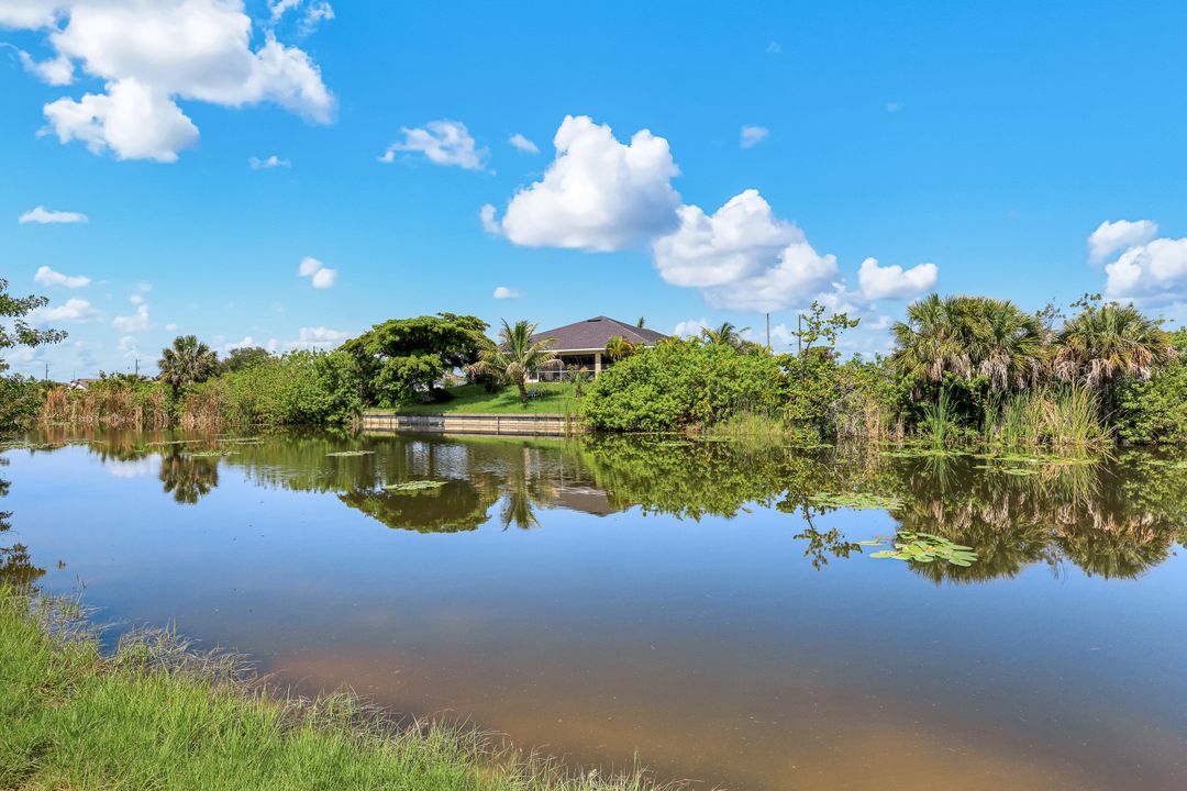 2622 NE 1st Pl, Cape Coral, FL 33909