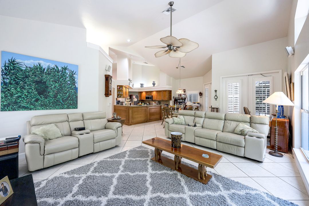 6689 Mill Run Rd, Naples, FL 34109