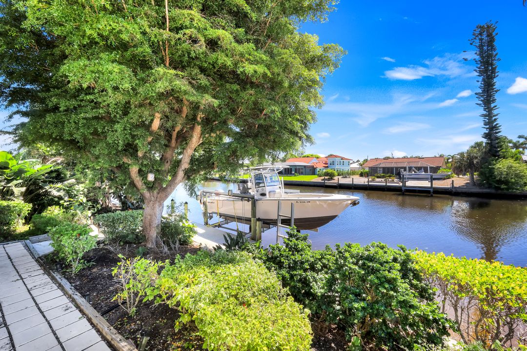 915 Pecten Ct, Sanibel, FL 33957