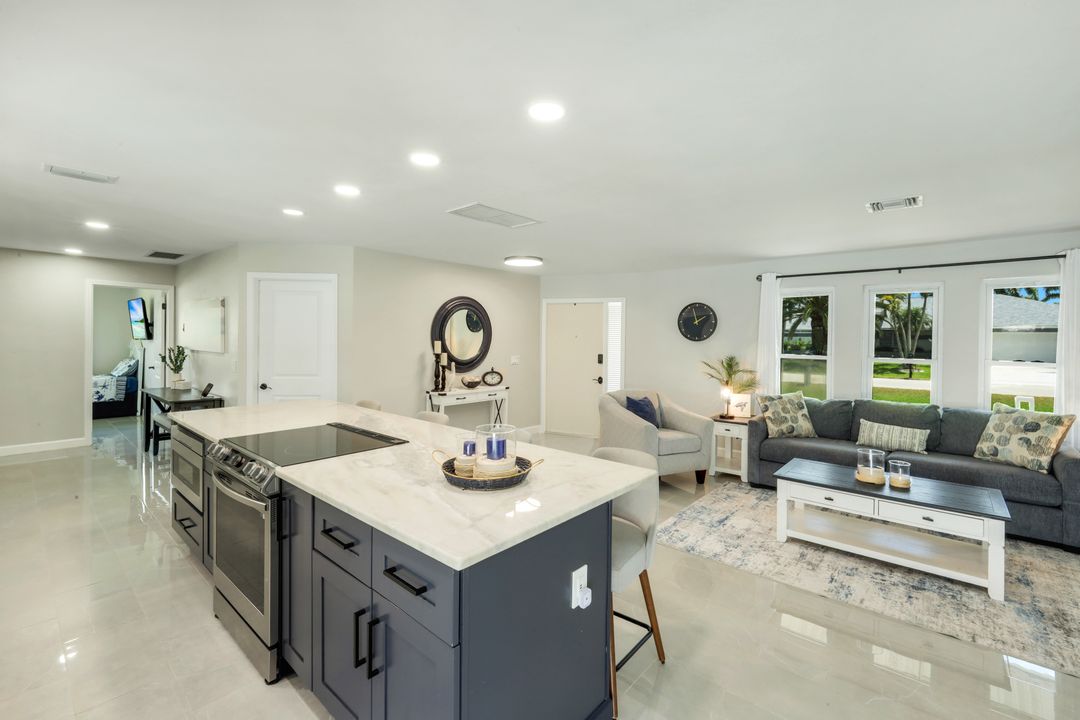 2107 SE 25th Terrace, Cape Coral, FL 33904