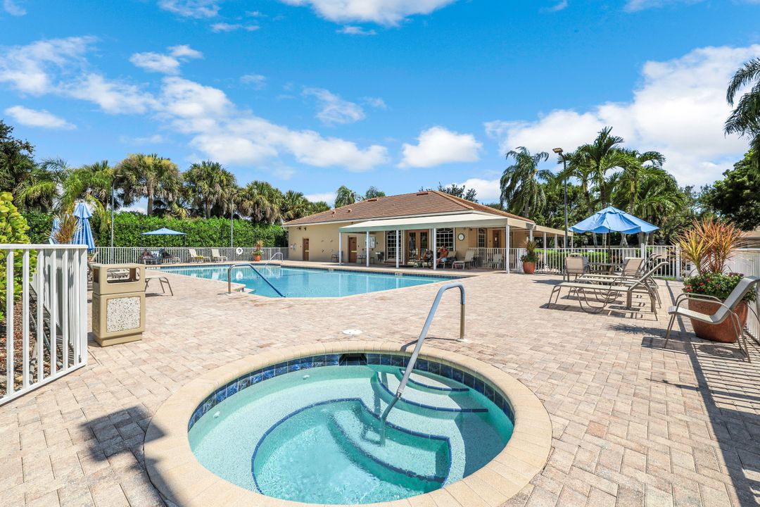 1725 Morning Sun Ln, Naples, FL 34119