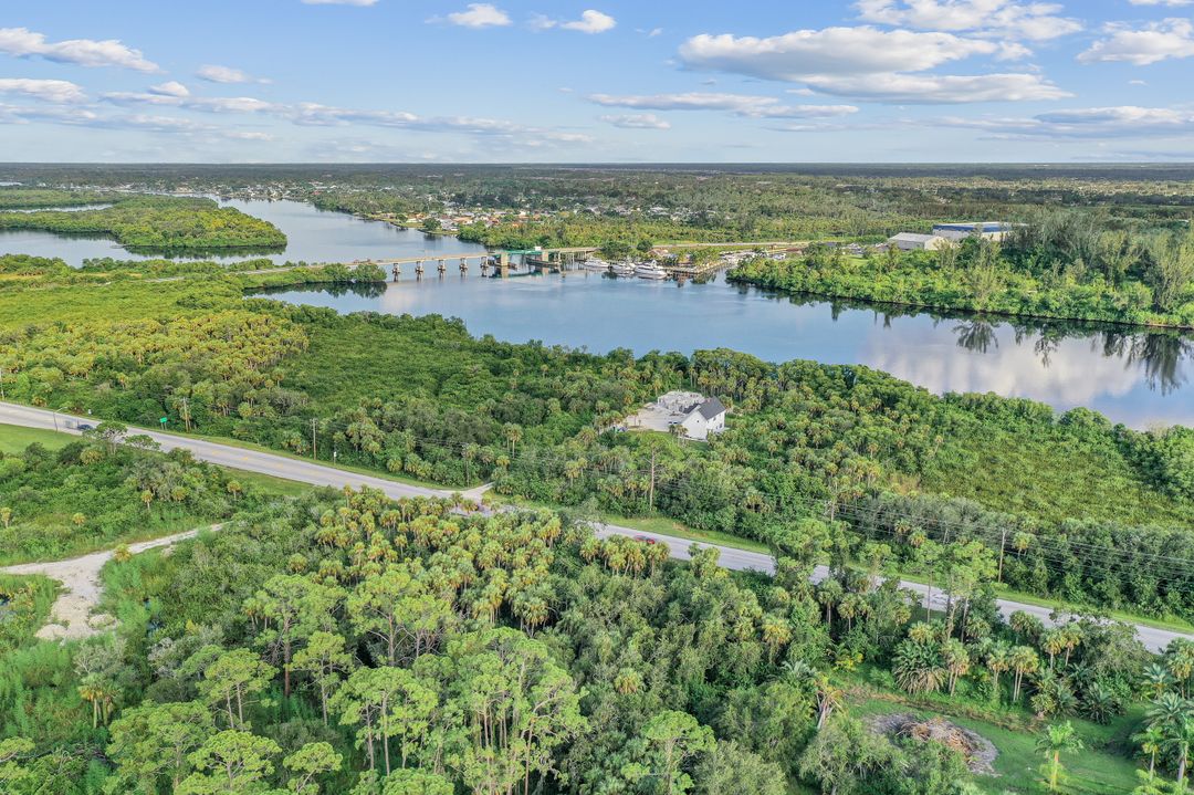 11731 Bayshore Rd, North Fort Myers, FL 33917