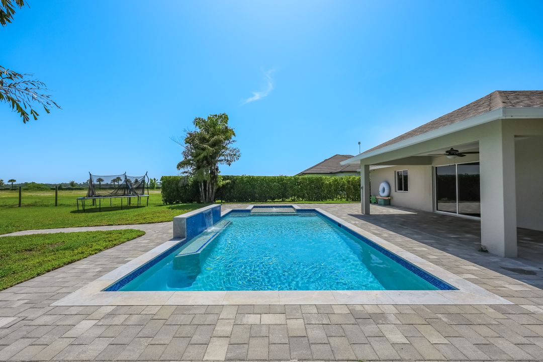 3857 39th Ave NE, Naples, FL 34120