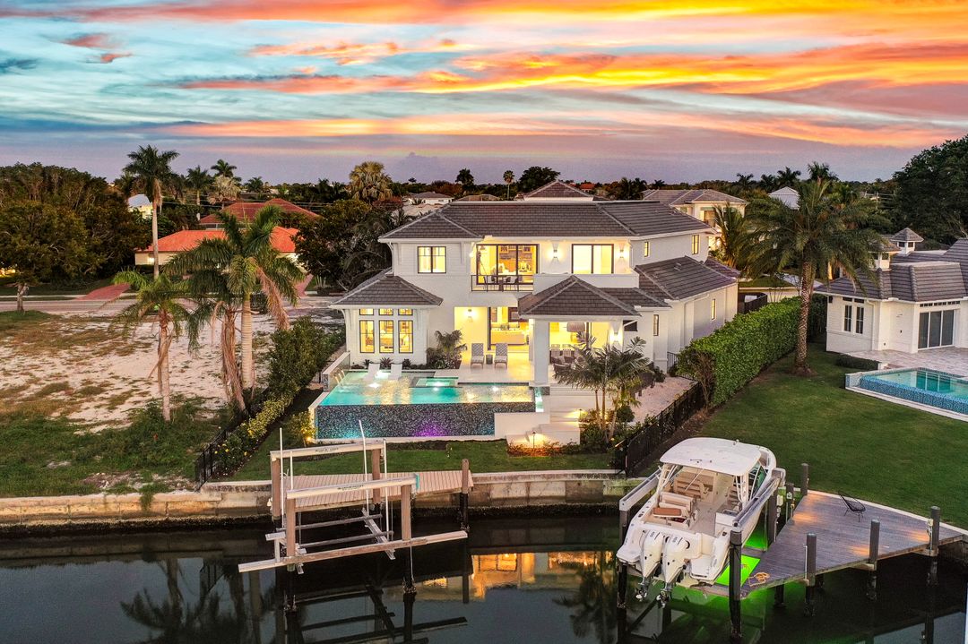 3637 Crayton Rd, Naples, FL 34103