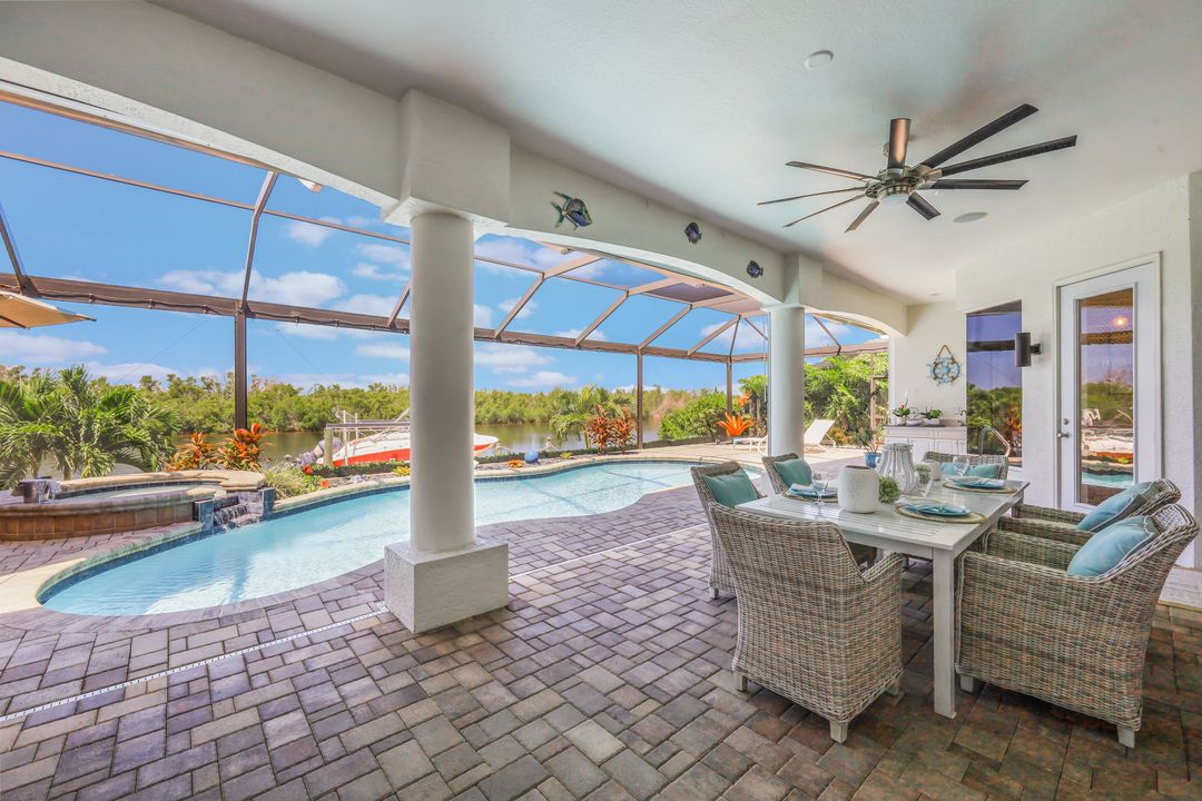 3724 Surfside Blvd, Cape Coral, FL 33914