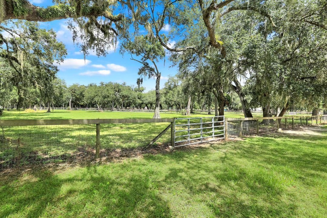 19080 Parkinson Rd, Alva, FL 33920