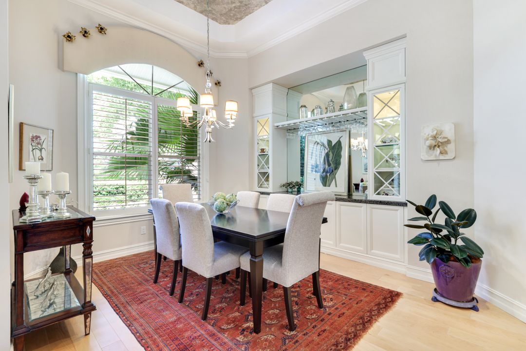 602 Springline Dr, Naples, FL 34102