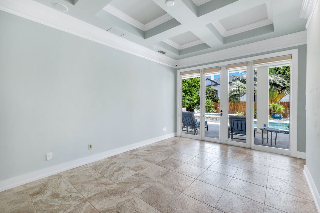 491 Wedge Dr, Naples, FL 34103