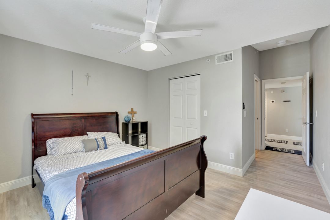 4670 St Croix Ln #632, Naples, FL 34109