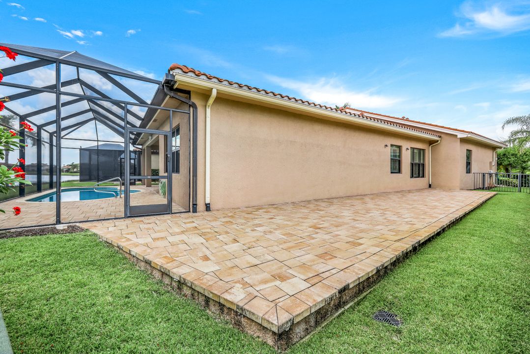 11532 Stonecreek Cir, Fort Myers, FL 33913