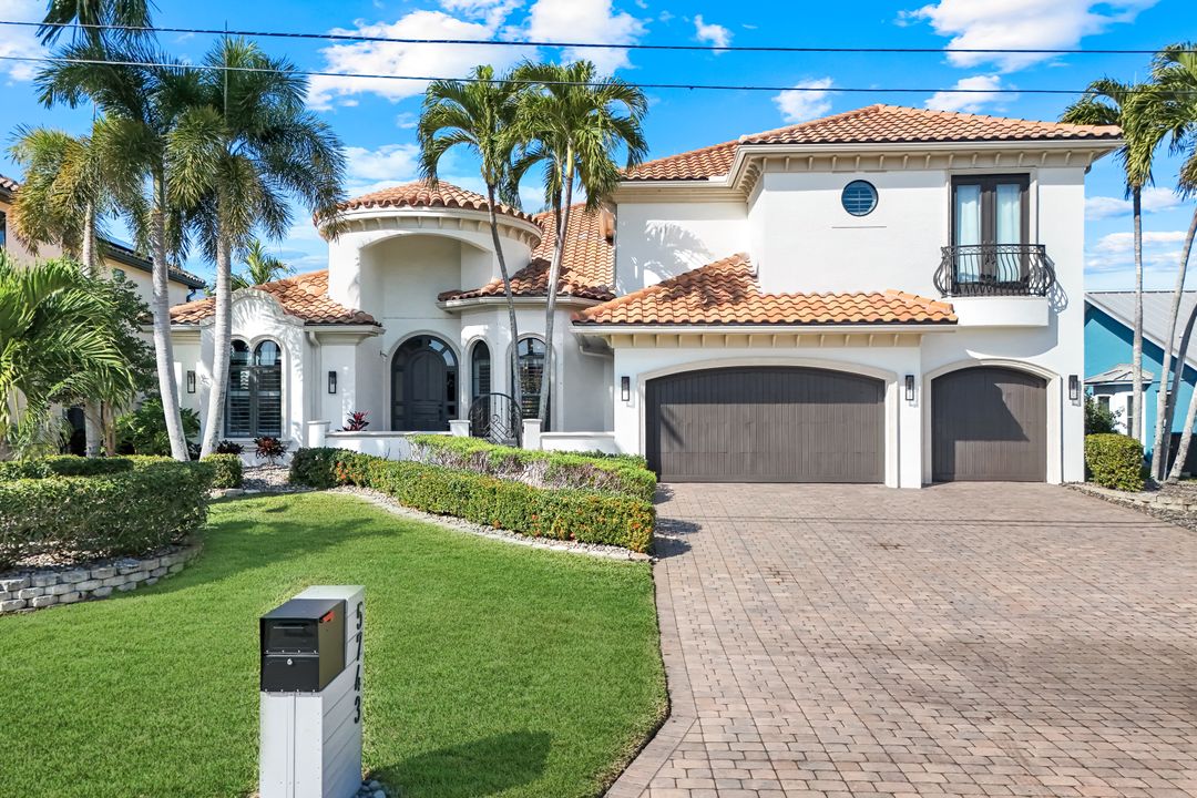 5743 SW 9th Ct, Cape Coral, FL 33914