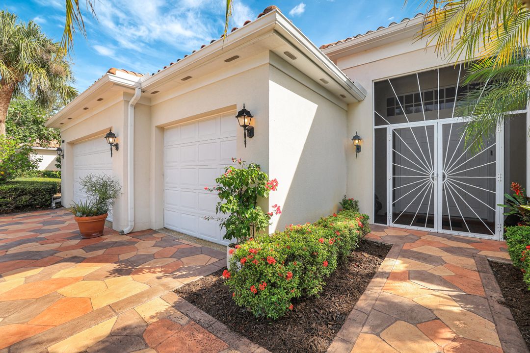 3394 Cerrito Ct, Naples, FL 34109