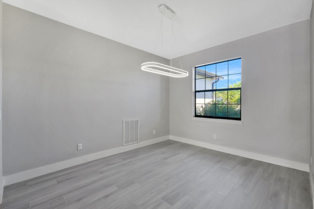 1918 SW 30th St, Cape Coral, FL 33914