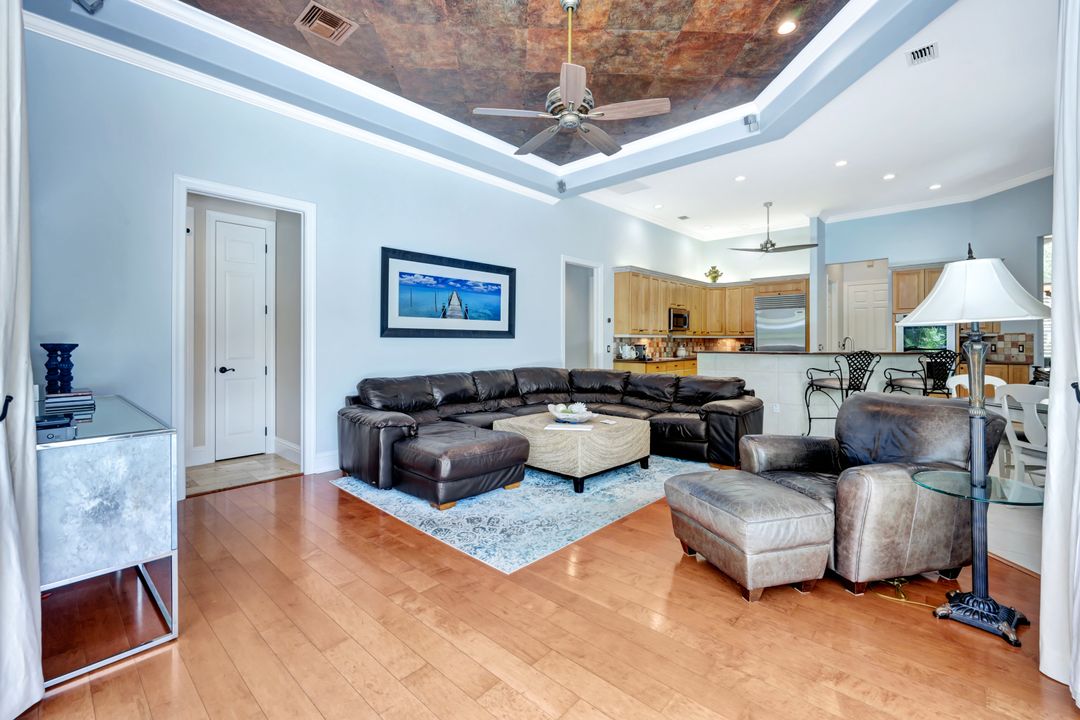 9833 Clear Lake Cir, Naples, FL 34109