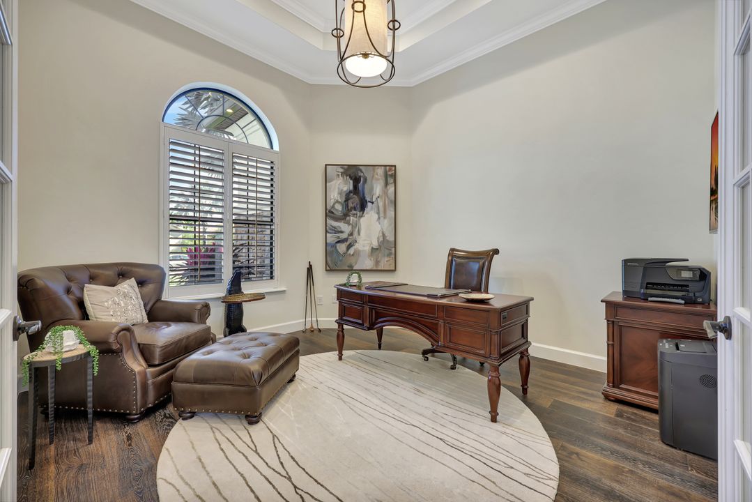 3181 Olympia Ln, Naples, FL 34114