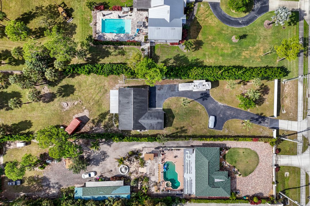 3870 White Blvd, Naples, FL 34117