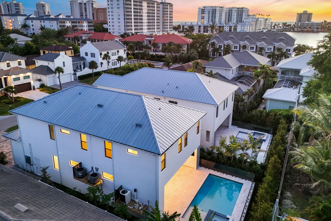 513 92nd Ave N, Naples, FL 34108