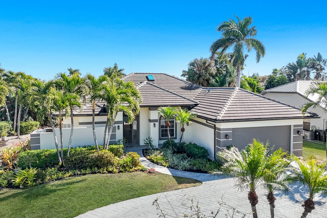 28501 Sombrero Dr, Bonita Springs, FL 34135