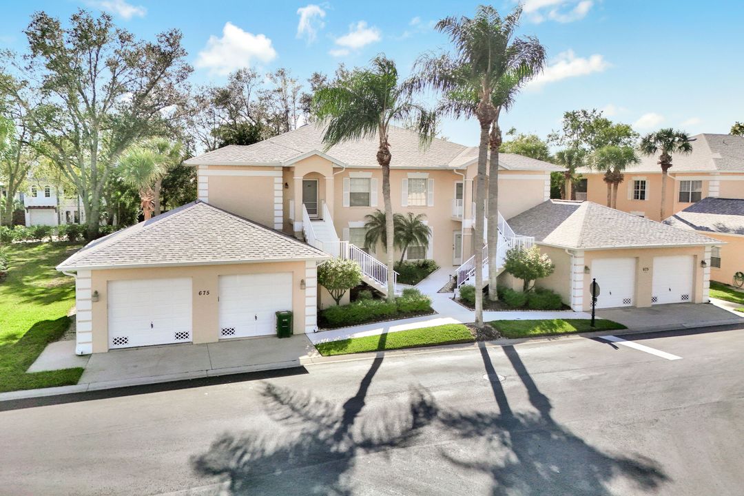 675 Wiggins Lake Dr #202, Naples, FL 34110